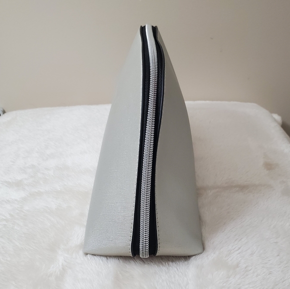 French Connection luxury toiletry bag/makeup bag - Picture 2 of 10